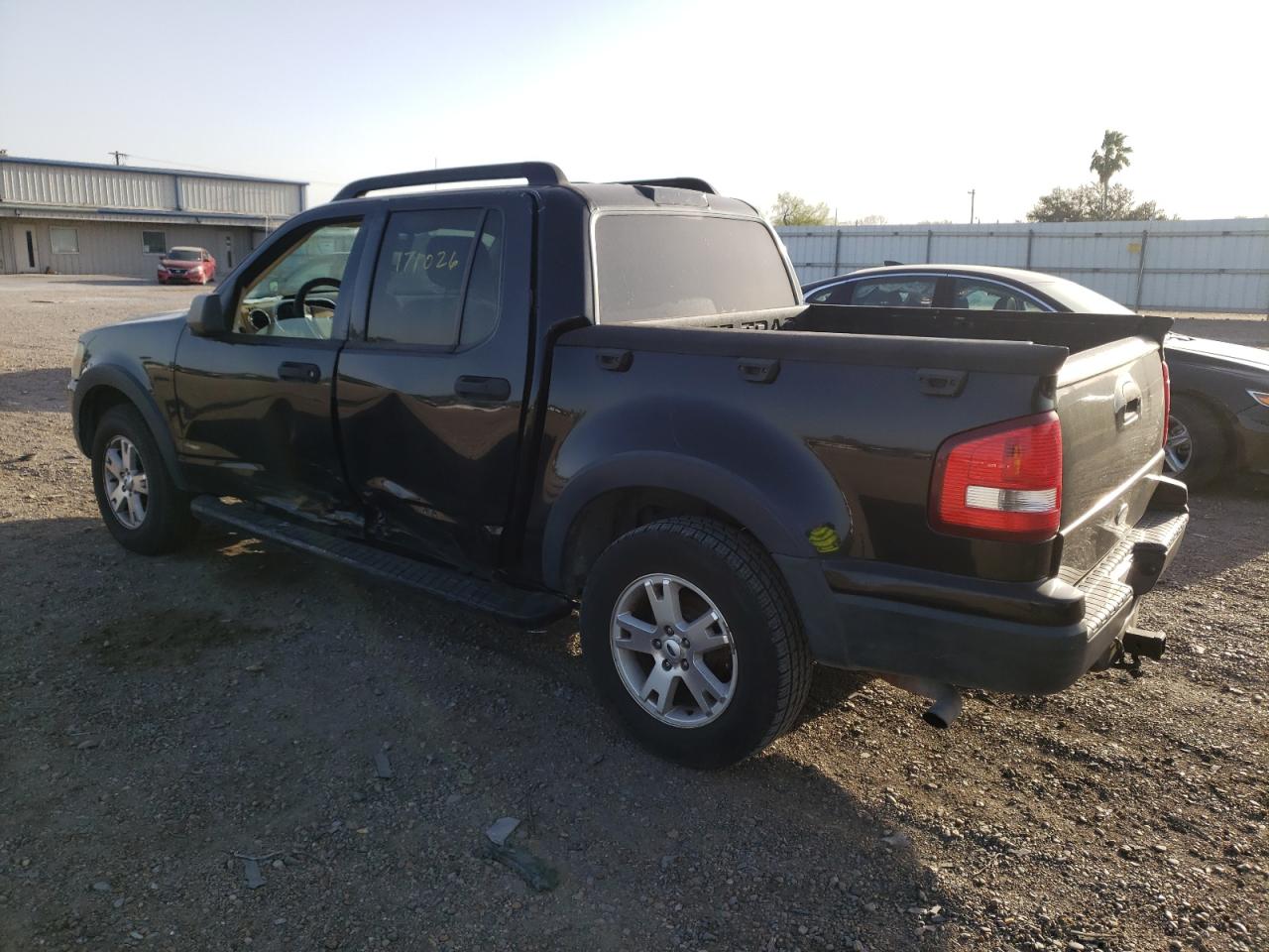 Photo 3 from auction – 2007 FORD EXPLORER S with VIN 1FMEU31K67UA29299