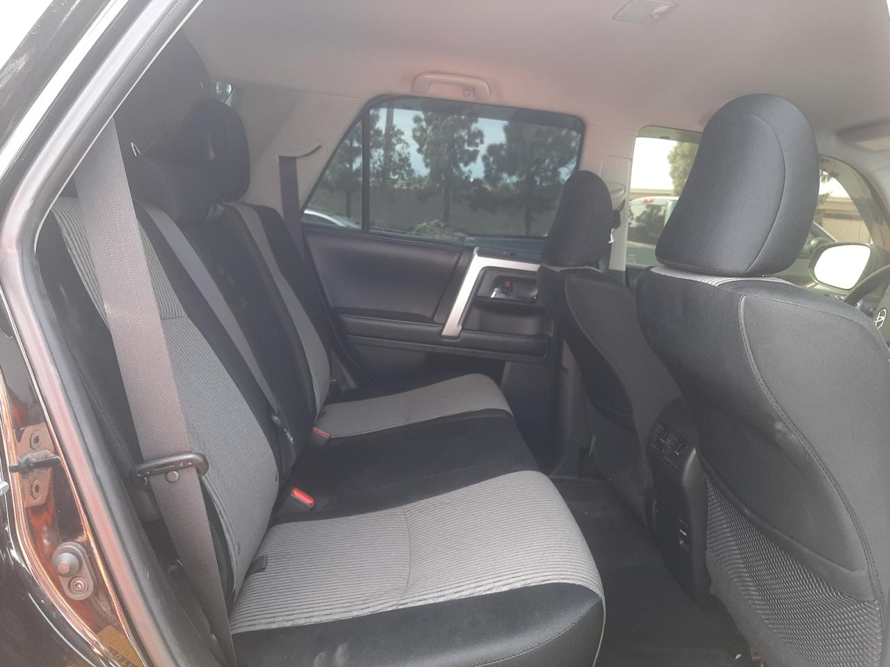 Photo 6 from auction – 2018 TOYOTA 4RUNNER SR with VIN JTEBU5JR8J5590746