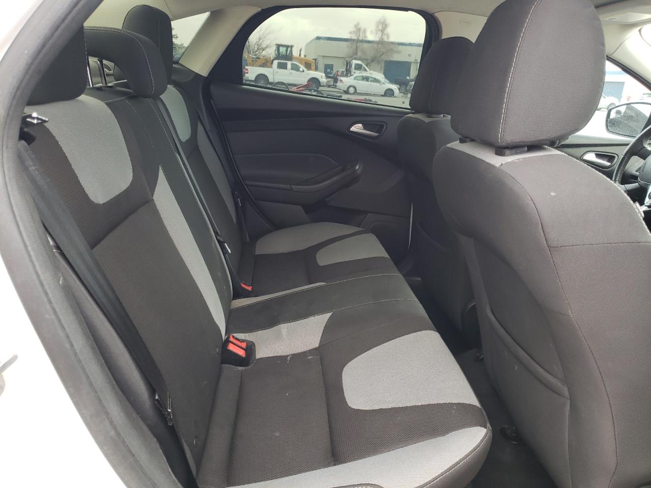 Photo 6 from auction – 2014 FORD FOCUS SE with VIN 1FADP3F20EL460410