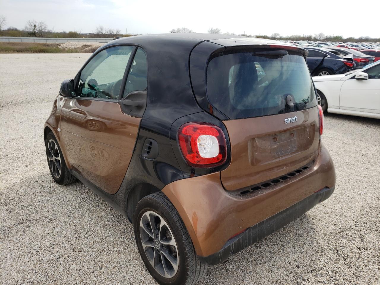 Photo 3 from auction – 2016 SMART FORTWO with VIN WMEFJ5DA4GK055140