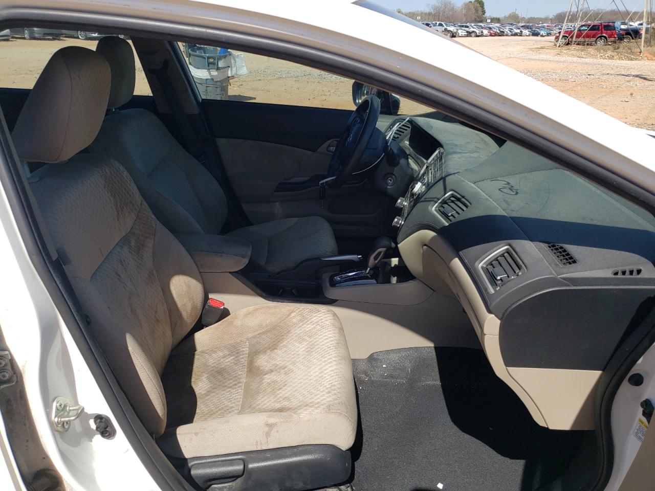 Photo 5 from auction – 2015 HONDA CIVIC LX with VIN 19XFB2F55FE122033