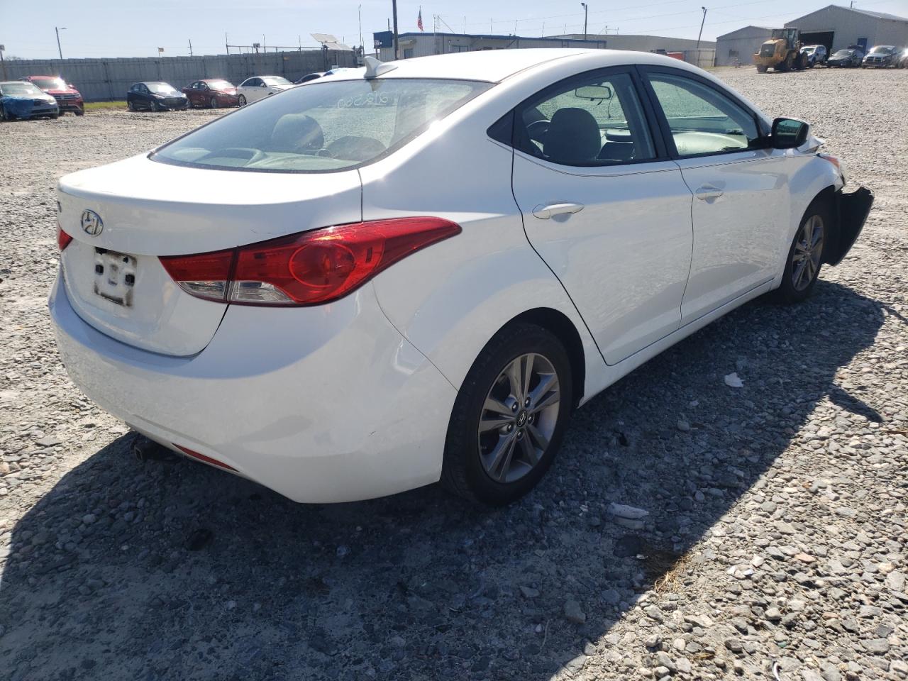 Photo 4 from auction – 2012 HYUNDAI ELANTRA GL with VIN 5NPDH4AE9CH110869