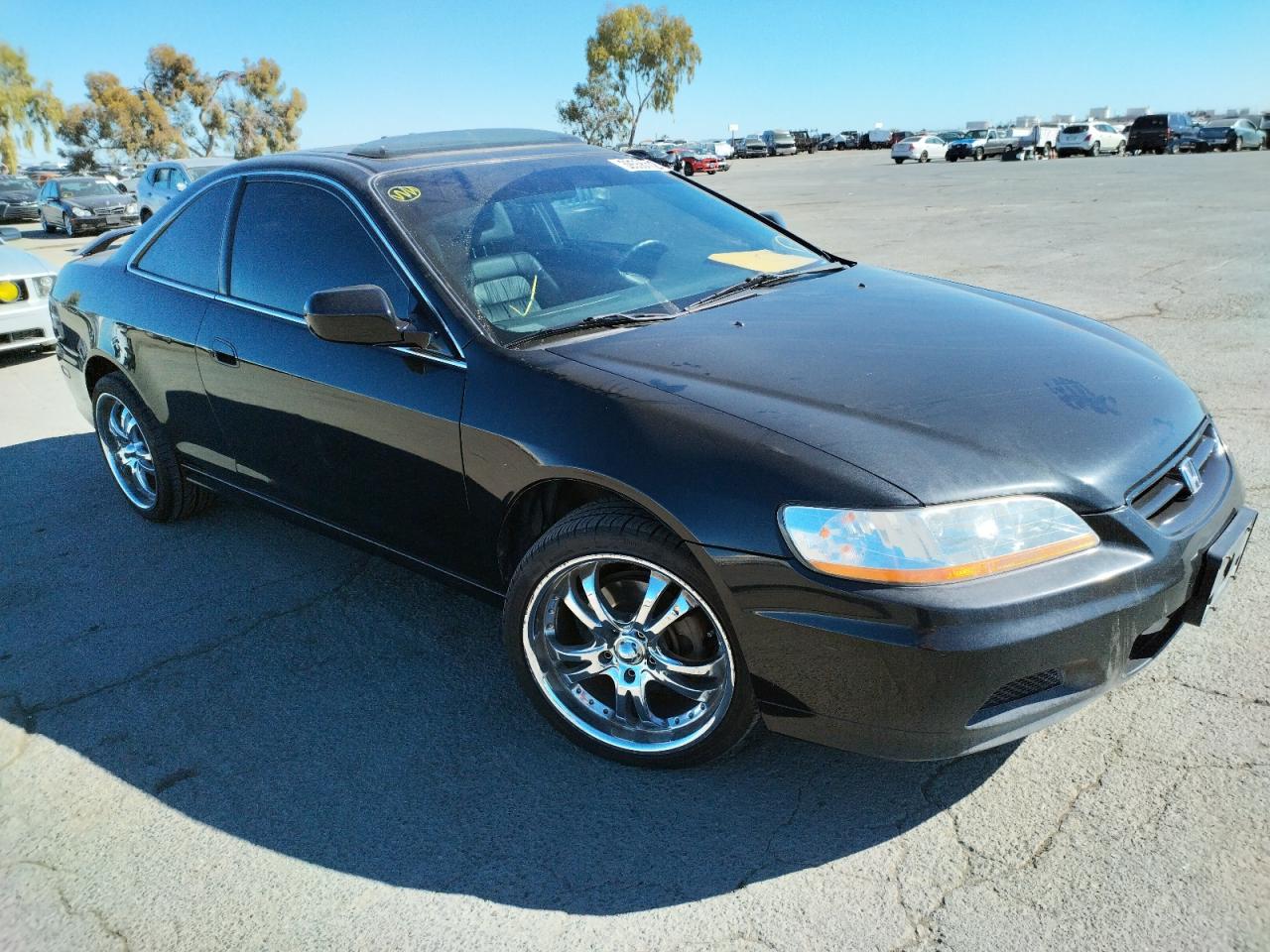HONDA ACCORD EX 2002 with VIN 1HGCG22552A016402 - Photo from auction