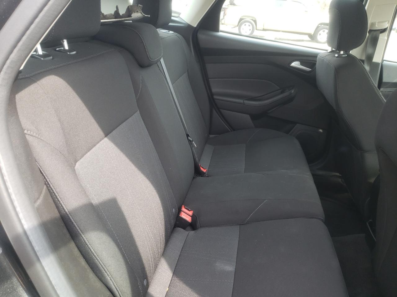 Photo 6 from auction – 2018 FORD FOCUS SE with VIN 1FADP3K2XJL215002
