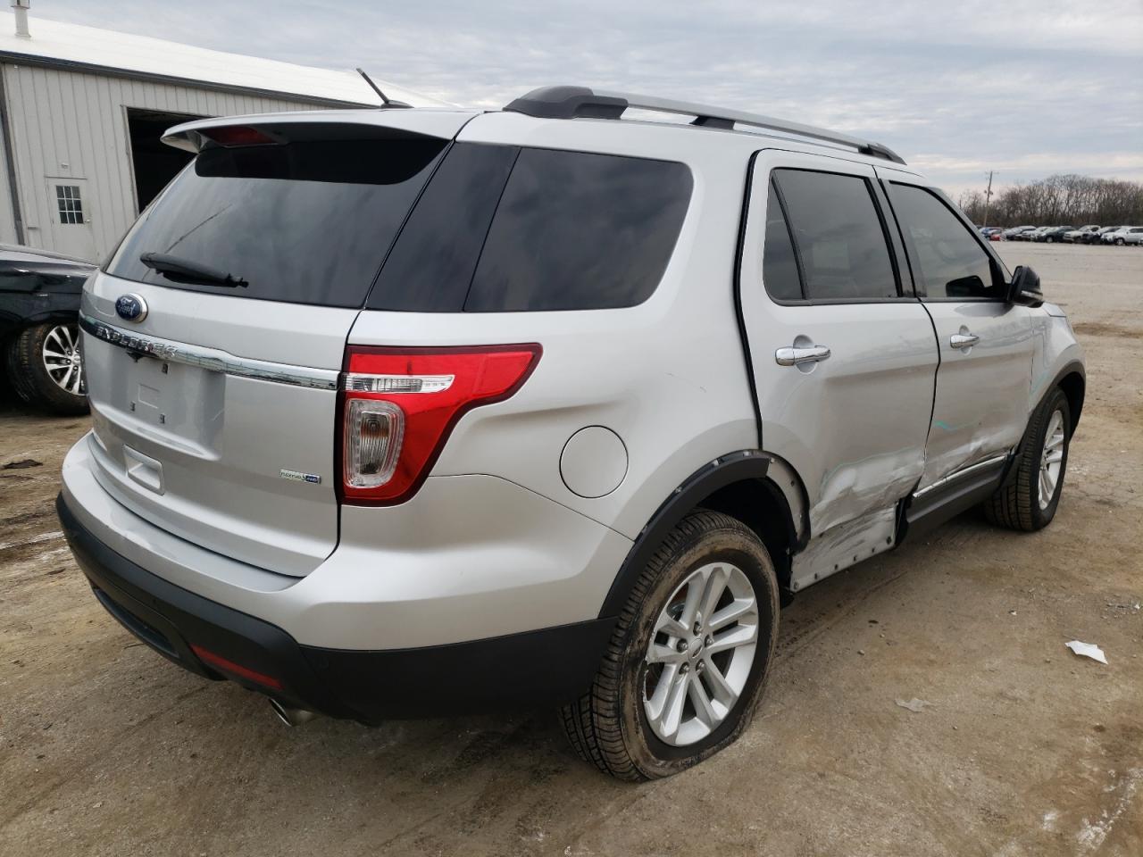 Photo 4 from auction – 2015 FORD EXPLORER X with VIN 1FM5K8D83FGB52431
