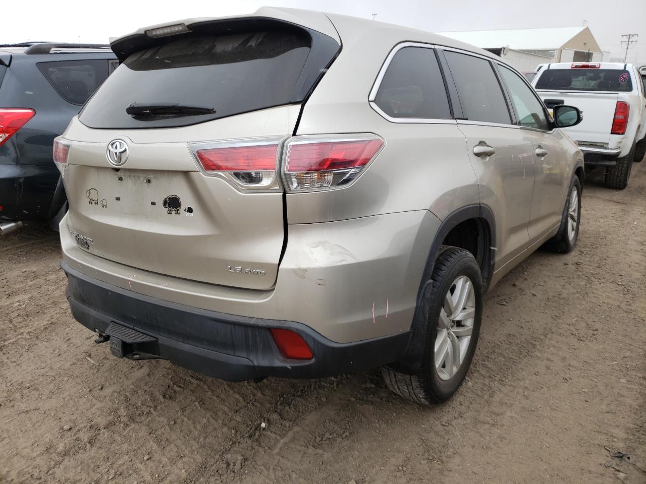 Photo 4 from auction – 2015 TOYOTA HIGHLANDER with VIN 5TDBKRFH7FS176537