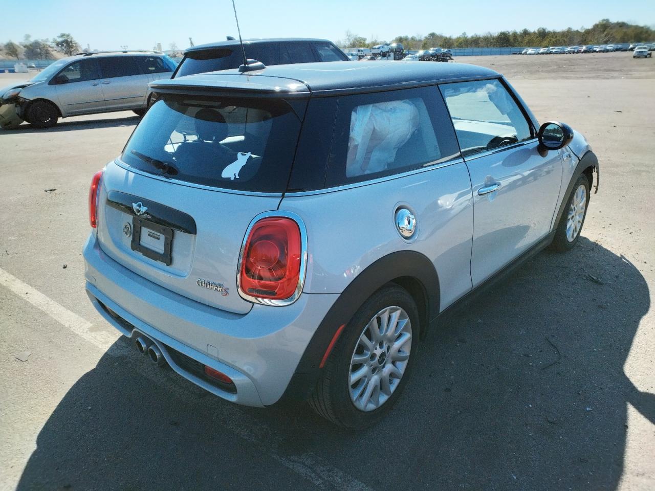 Photo 4 from auction – 2016 MINI COOPER S with VIN WMWXP7C59G2A44054