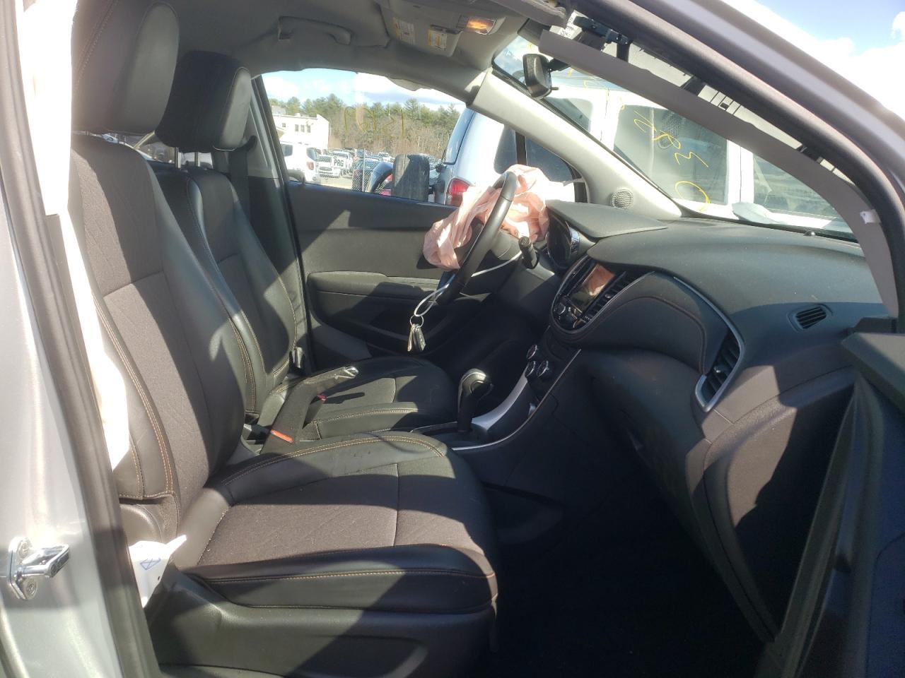 Photo 5 from auction – 2019 CHEVROLET TRAX 1LT with VIN KL7CJPSB5KB926920