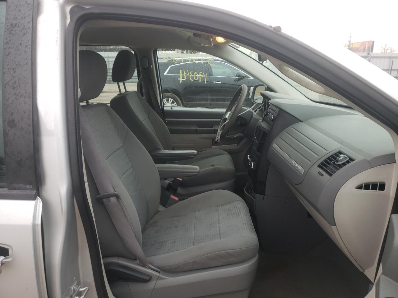 Photo 5 from auction – 2010 DODGE GRAND CARA with VIN 2D4RN4DE7AR132950