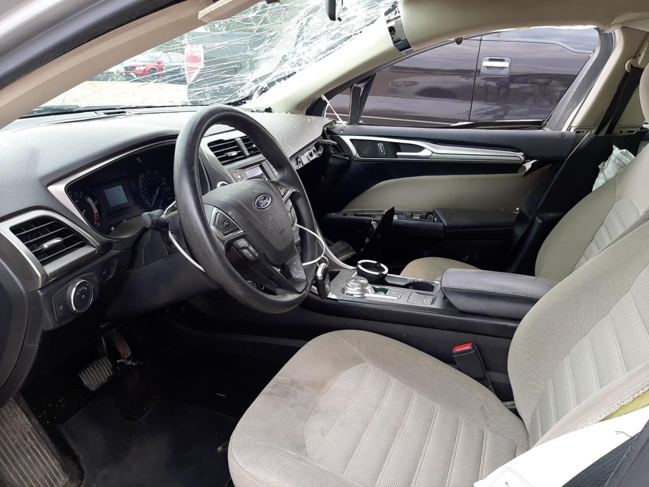 Photo 5 from auction – 2017 FORD FUSION S with VIN 3FA6P0G73HR198602
