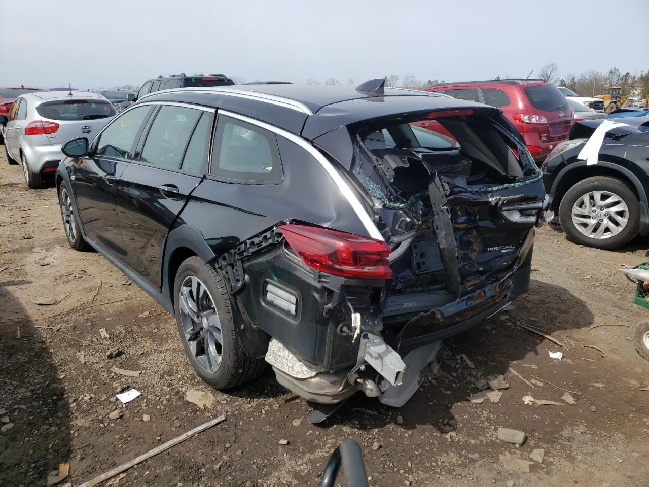 Photo 3 from auction – 2018 BUICK REGAL TOUR with VIN W04GU8SX2J1106127