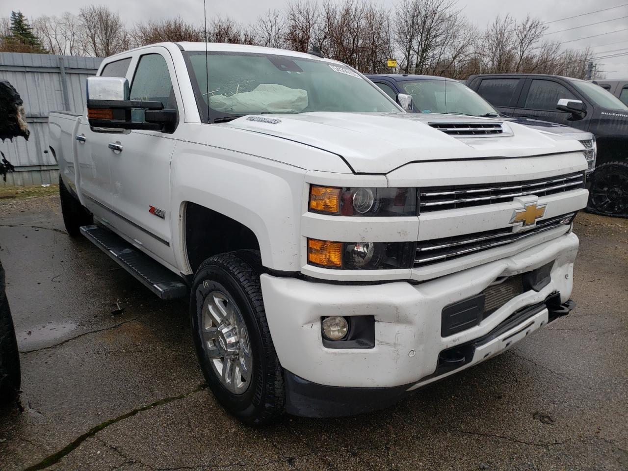 CHEVROLET SILVERADO 2018 with VIN 1GC4K0EY7JF152009 - Photo from auction