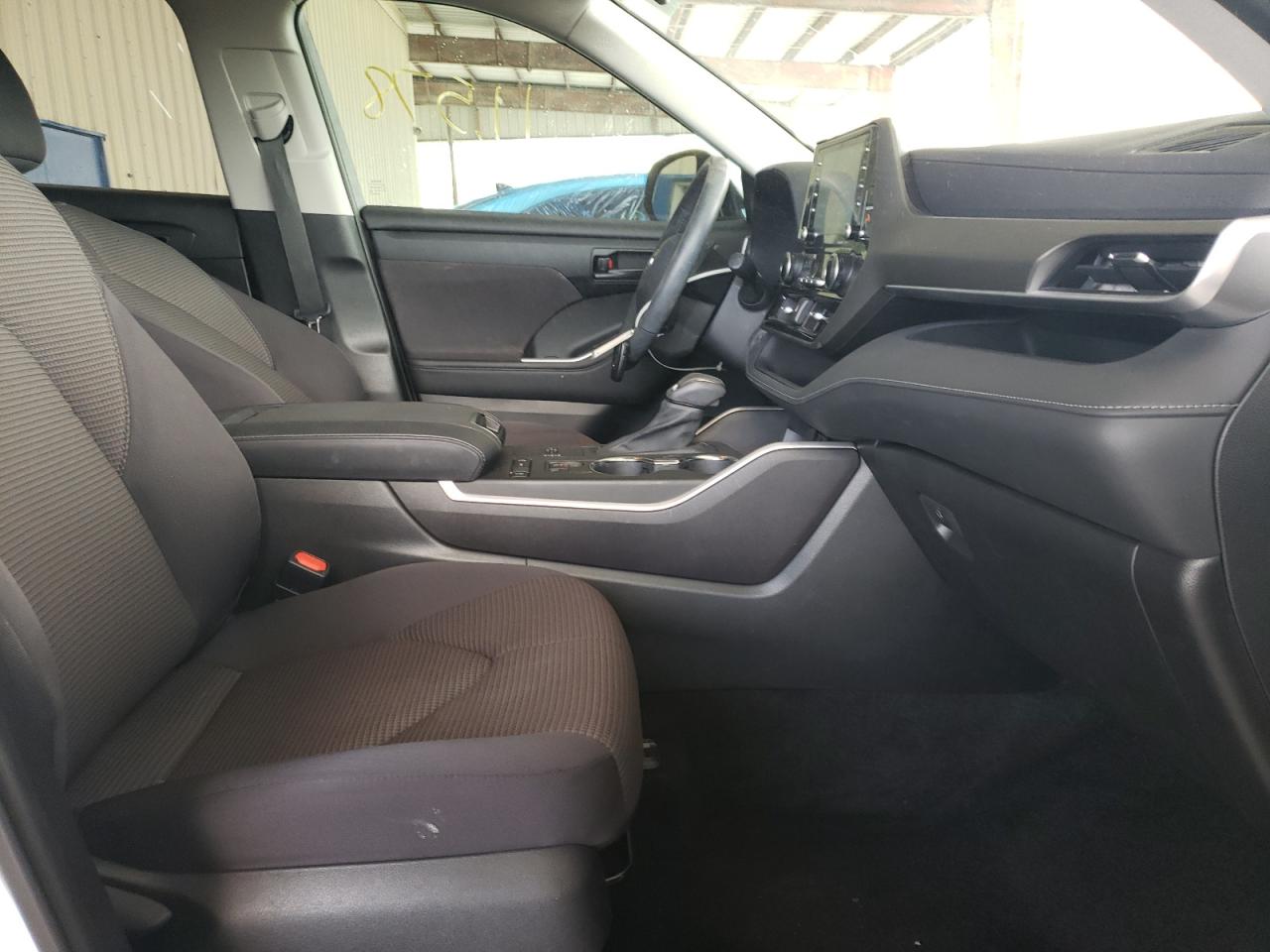 Photo 5 from auction – 2021 TOYOTA HIGHLANDER with VIN 5TDZZRAH2MS064193
