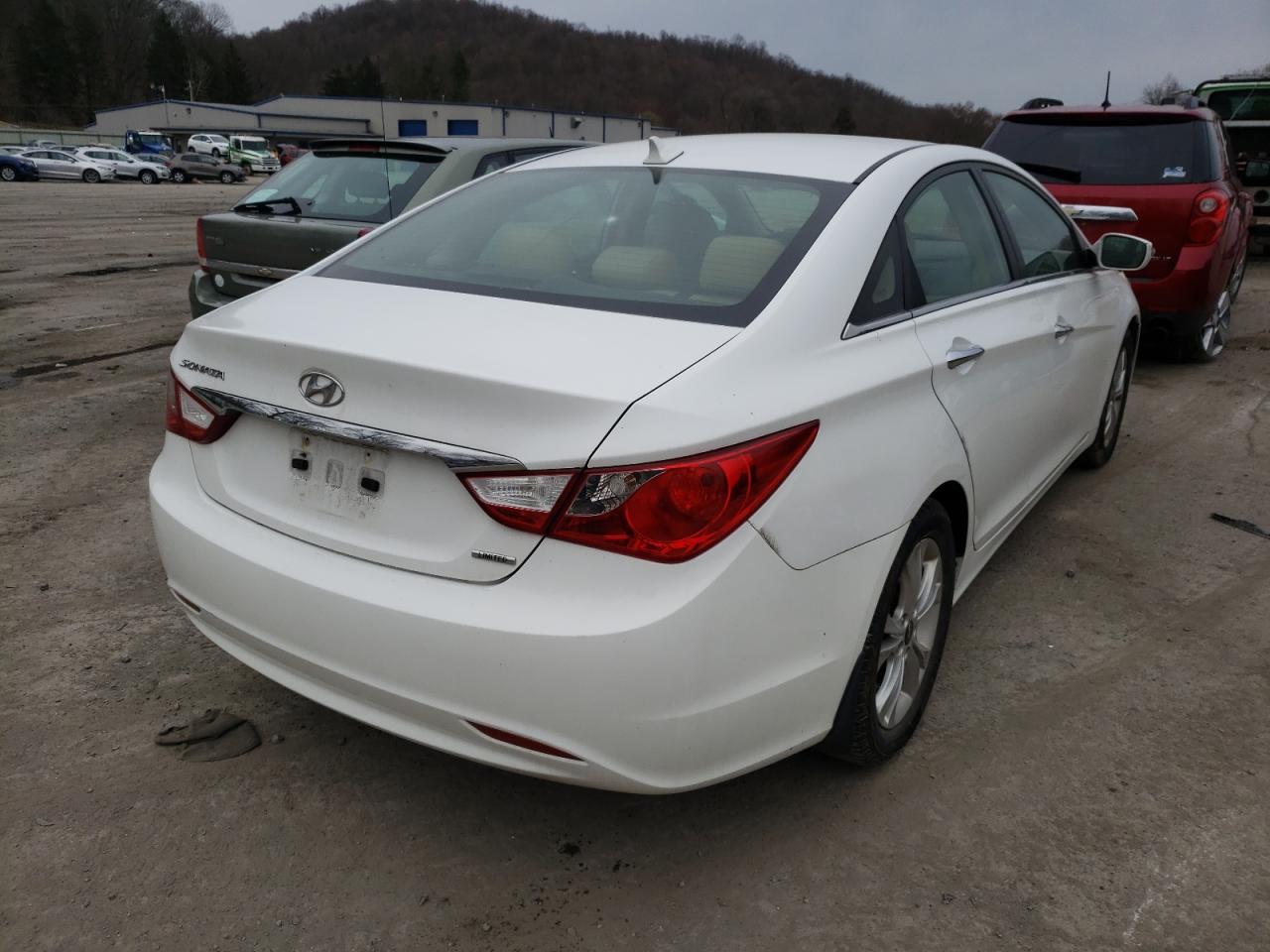 Фото 4 с аукциона – 2011 HYUNDAI SONATA SE с VIN 5NPEC4AC2BH102161