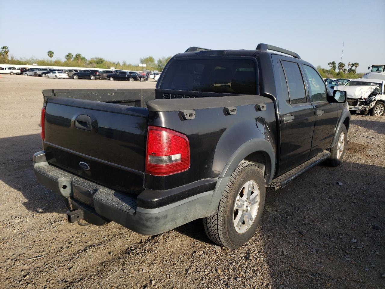 Photo 4 from auction – 2007 FORD EXPLORER S with VIN 1FMEU31K67UA29299