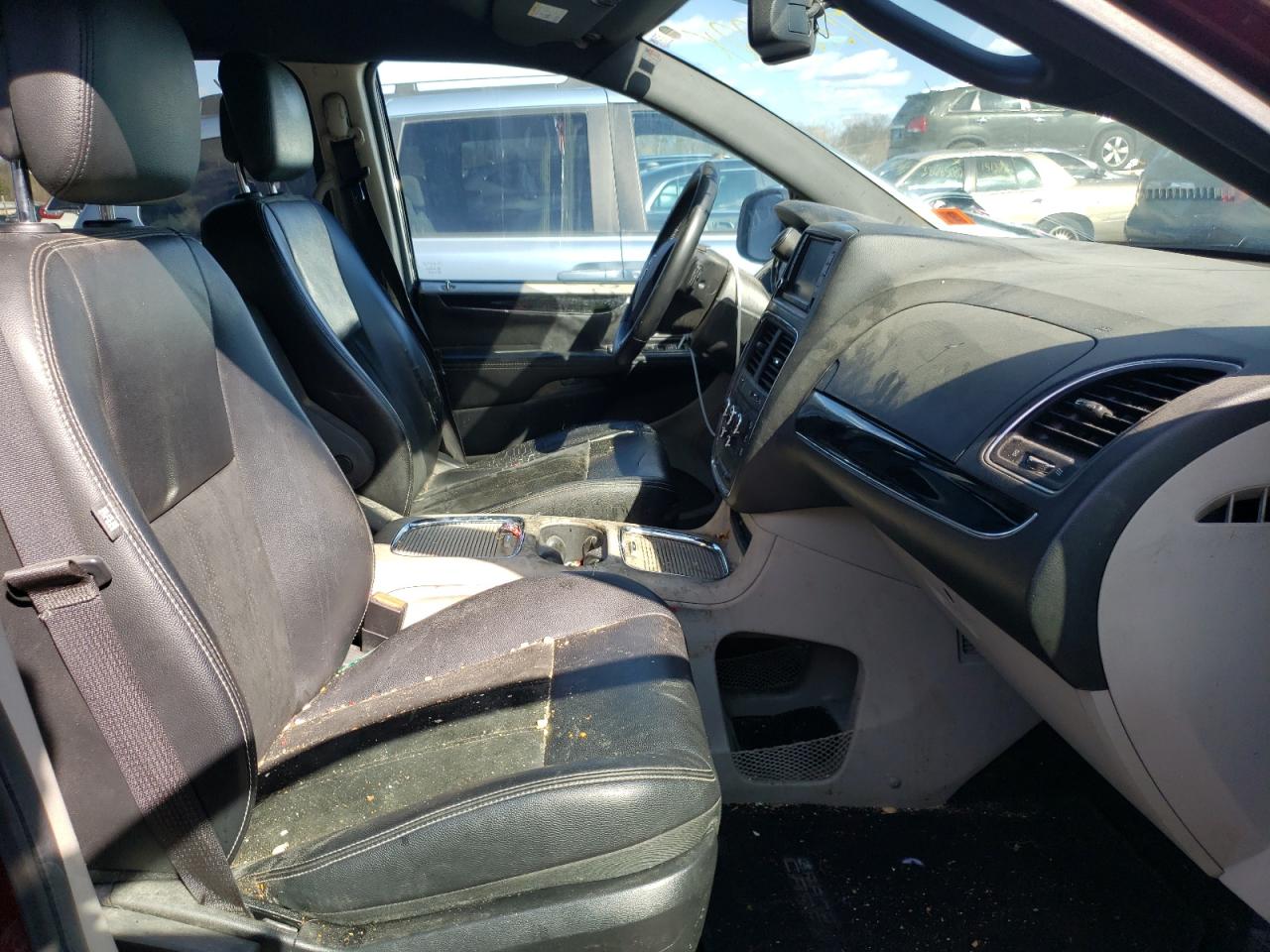 Photo 5 from auction – 2017 DODGE GRAND CARA with VIN 2C4RDGCG1HR666525