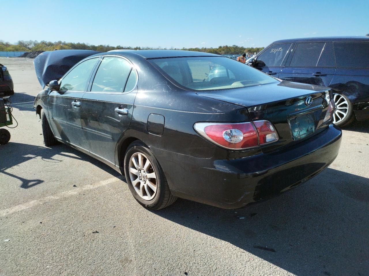 Photo 3 from auction – 2004 LEXUS ES 330 with VIN JTHBA30G145035643