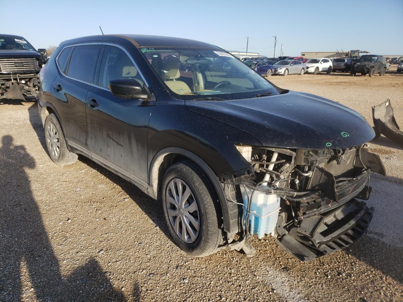 NISSAN ROGUE S 2016 with VIN 5N1AT2MT4GC843022 - Photo from auction