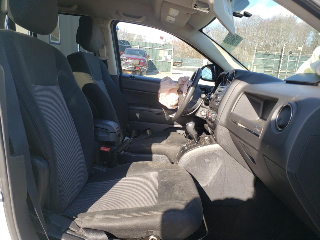 Photo 5 from auction – 2013 JEEP COMPASS LA with VIN 1C4NJDEB0DD248493