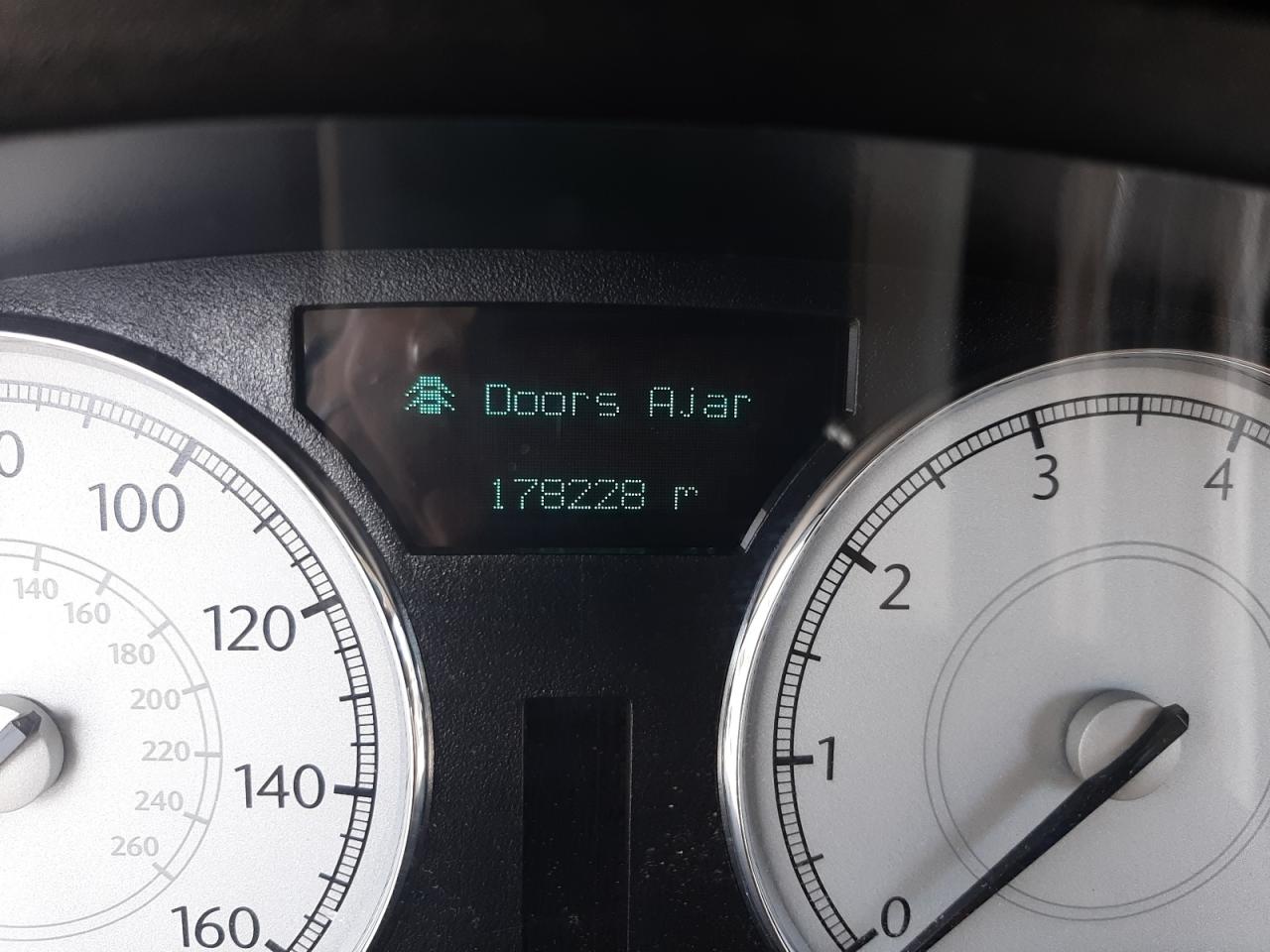 Photo 8 from auction – 2007 CHRYSLER 300C with VIN 2C3KA63H37H748455