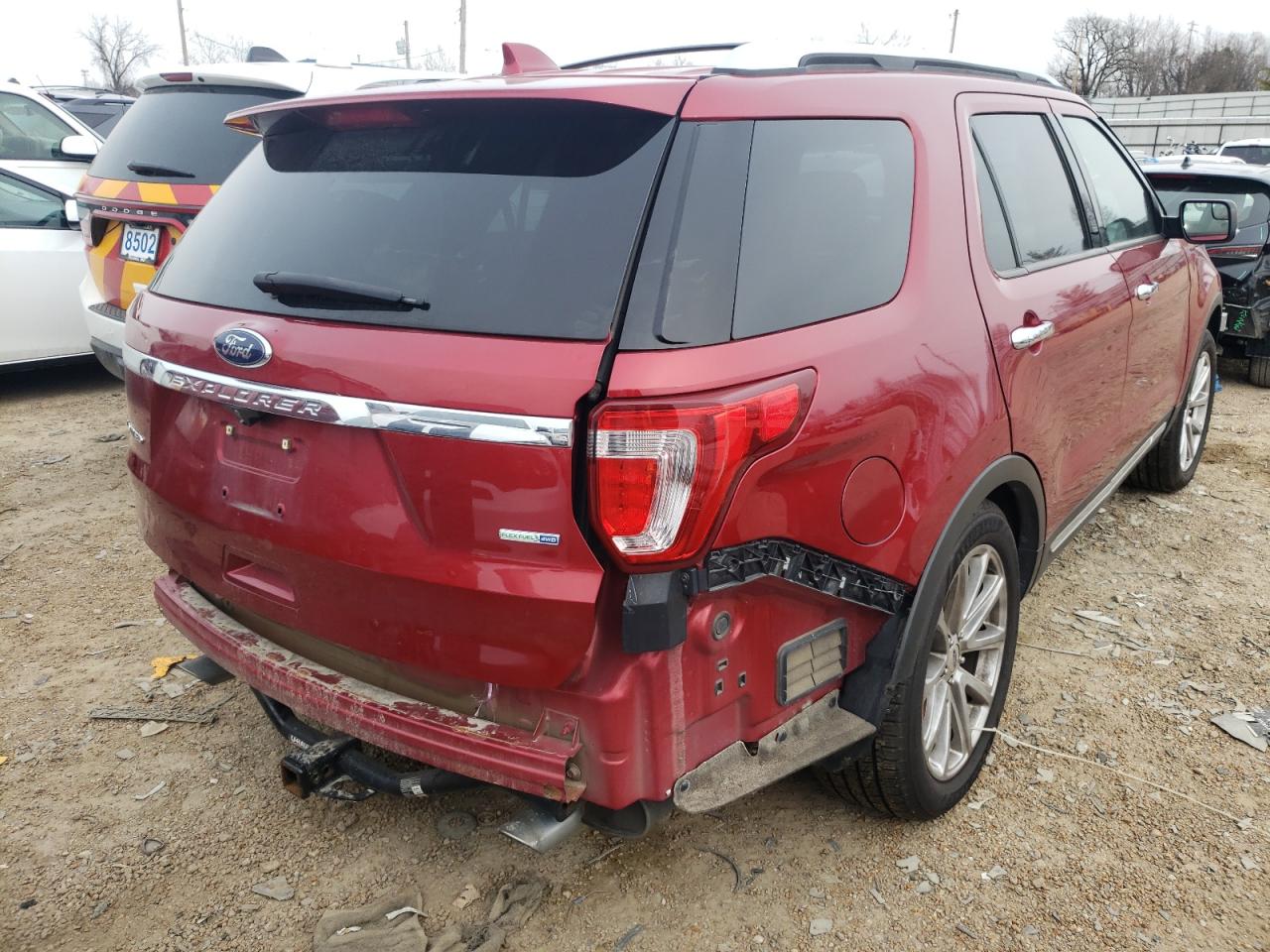 Photo 4 from auction – 2016 FORD EXPLORER L with VIN 1FM5K8F81GGA47708