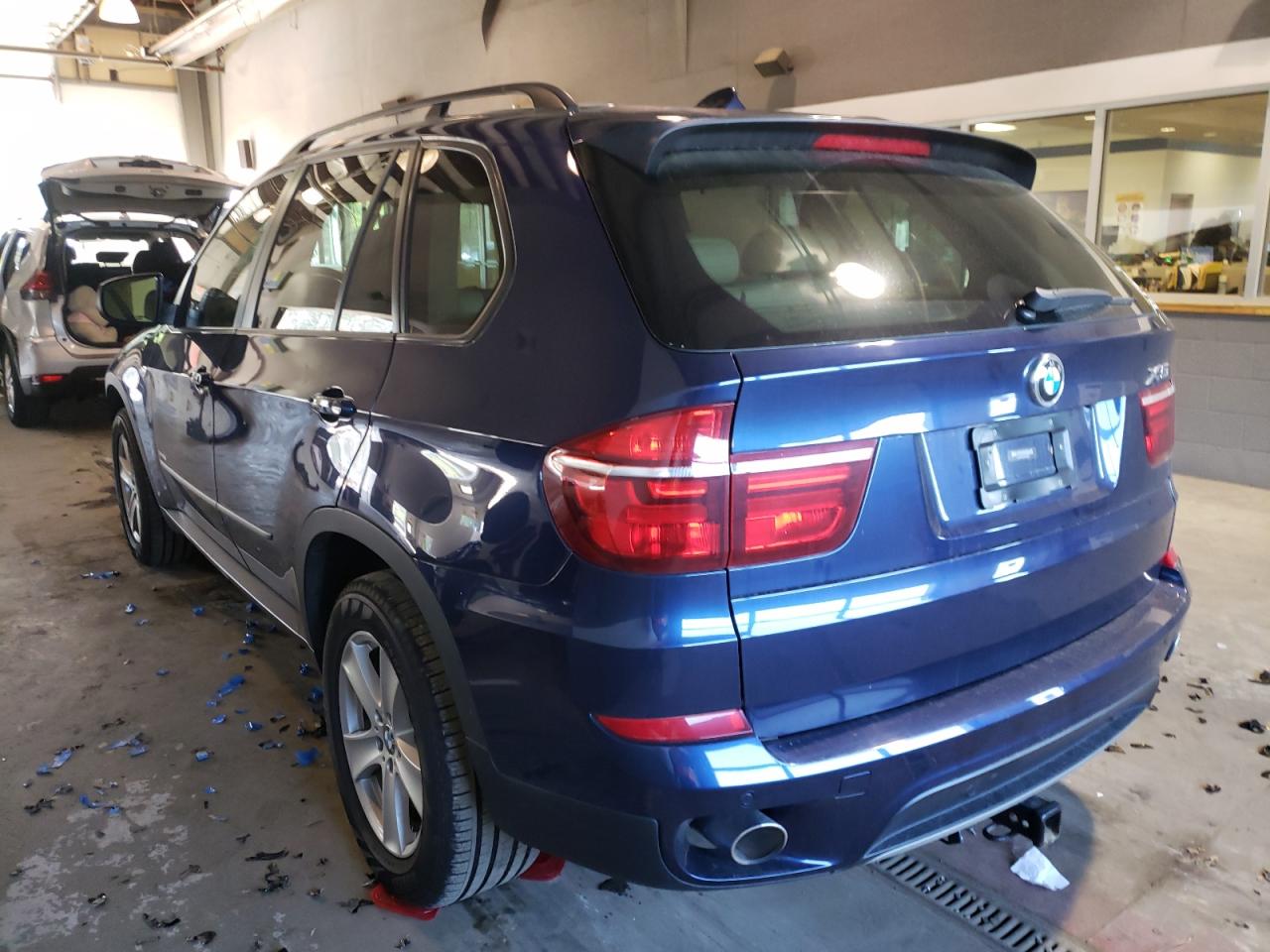 Photo 3 from auction – 2012 BMW X5 XDRIVE3 with VIN 5UXZW0C54CL673016