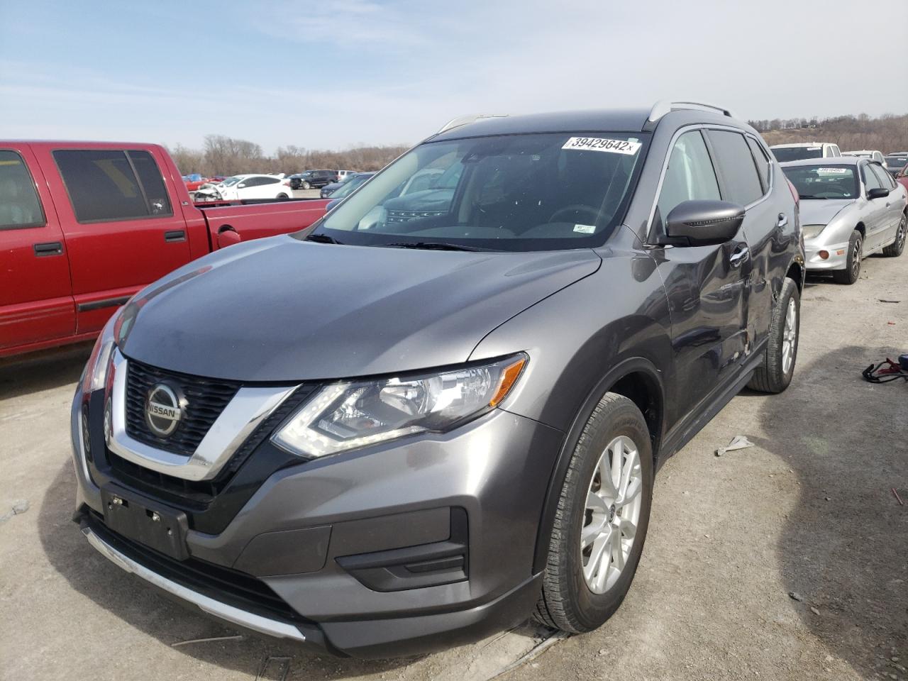 Photo 2 from auction – 2019 NISSAN ROGUE S with VIN 5N1AT2MT8KC837720