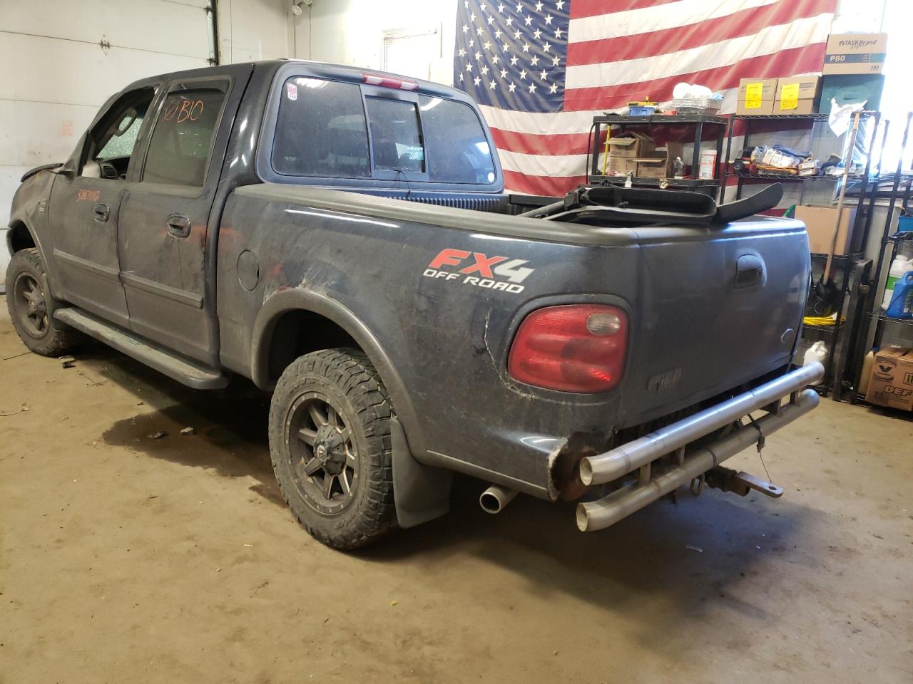 Photo 3 from auction – 2003 FORD F150 SUPER with VIN 1FTRW08683KD53948