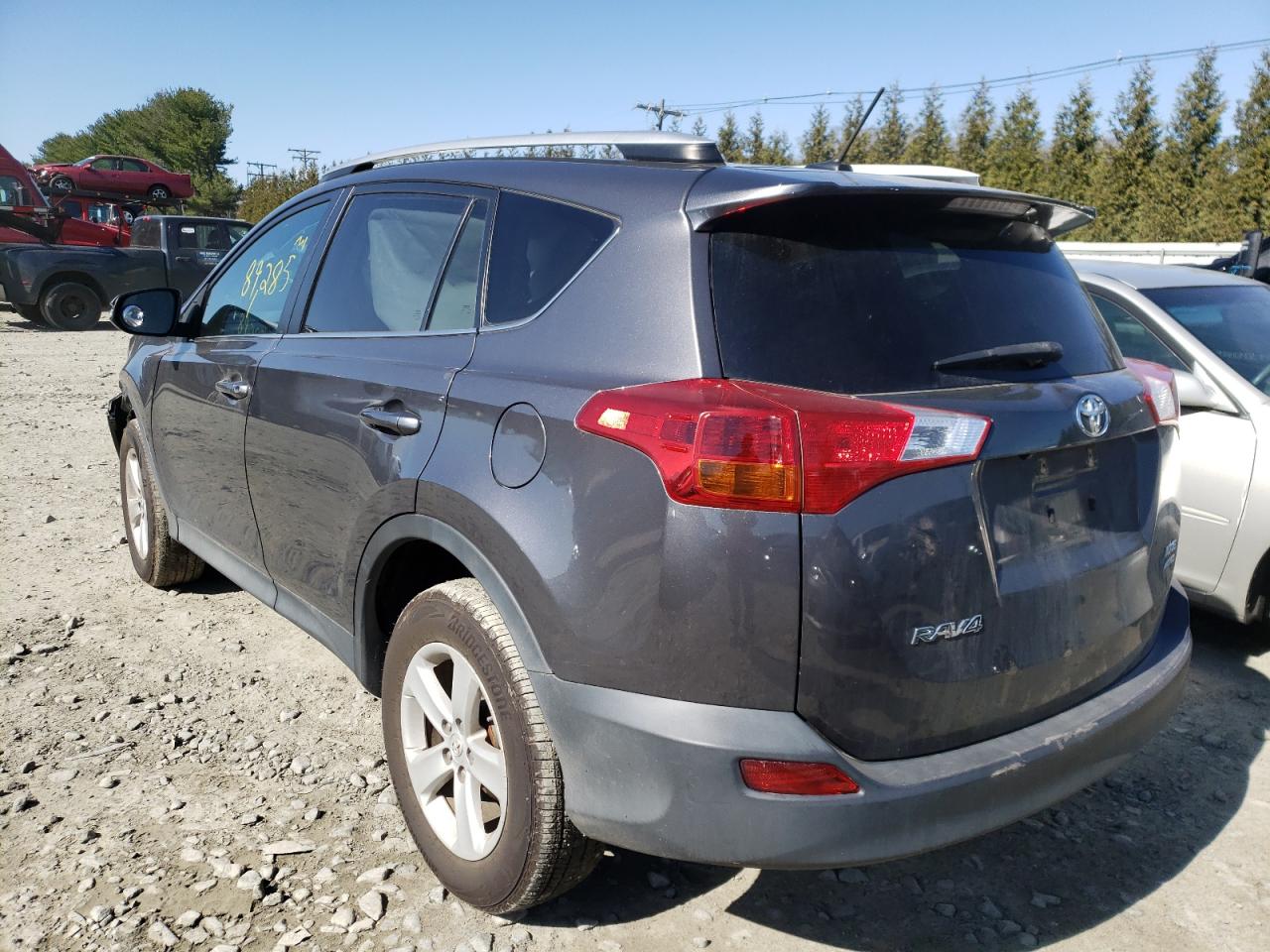 Photo 3 from auction – 2014 TOYOTA RAV4 XLE with VIN 2T3RFREV8EW194147