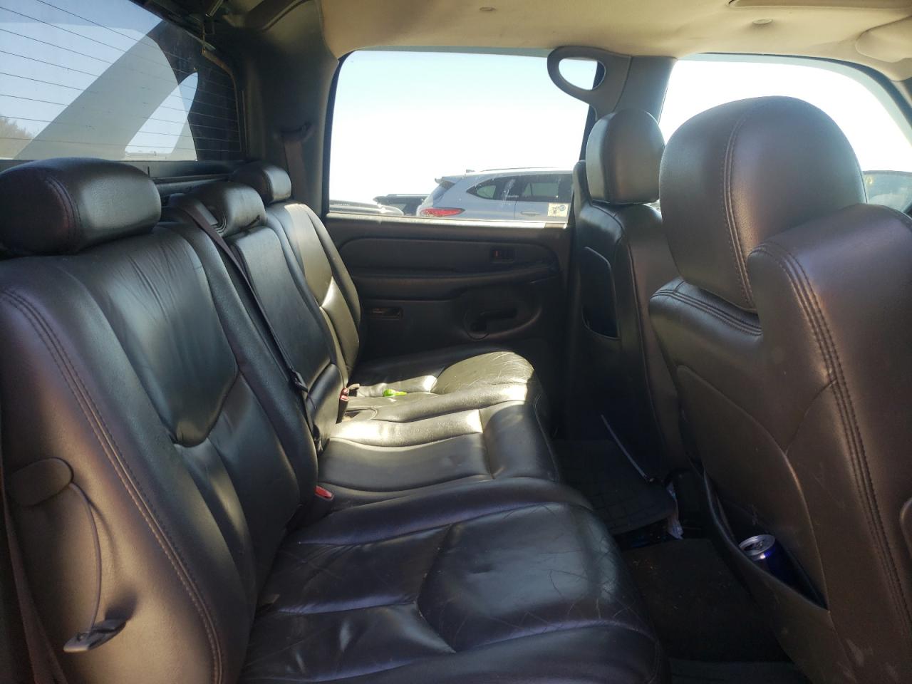 Photo 6 from auction – 2004 CHEVROLET AVALANCHE with VIN 3GNEC12T74G337140