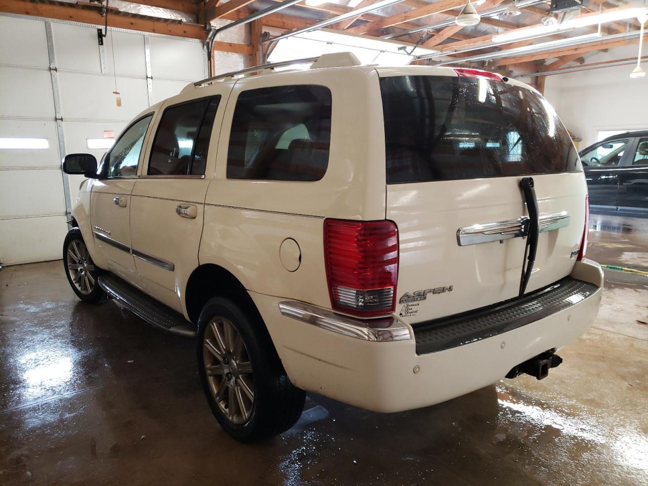 Photo 3 from auction – 2007 CHRYSLER ASPEN LIMI with VIN 1A8HW58277F571960