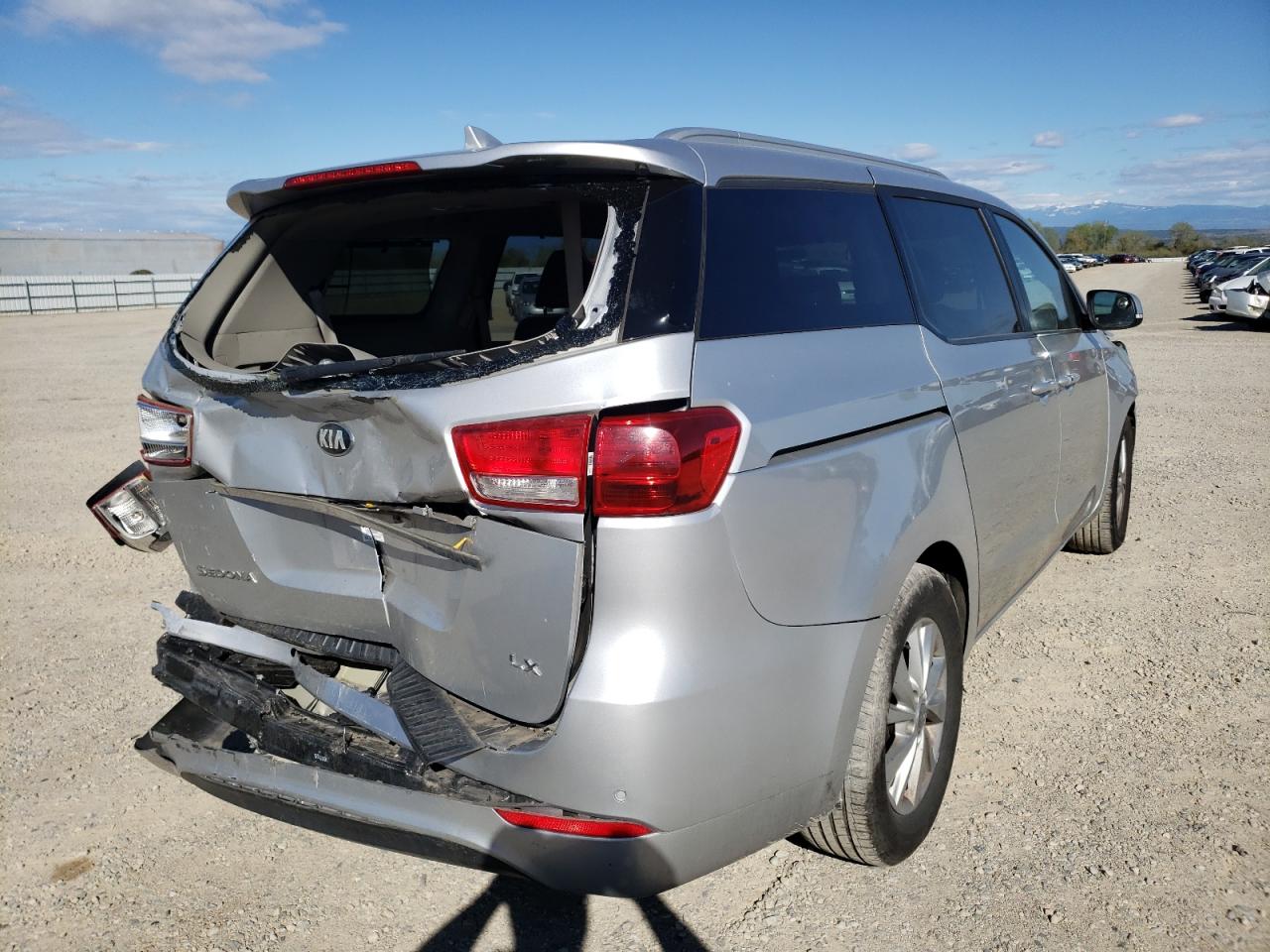 Photo 4 from auction – 2017 KIA SEDONA LX with VIN KNDMB5C14H6264991