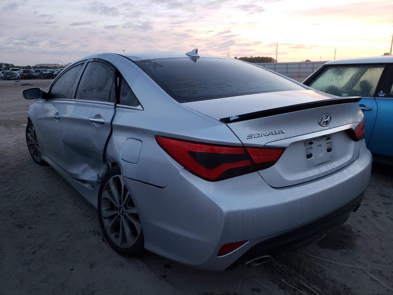 Photo 3 from auction – 2014 HYUNDAI SONATA SE with VIN 5NPEC4AC1EH814164