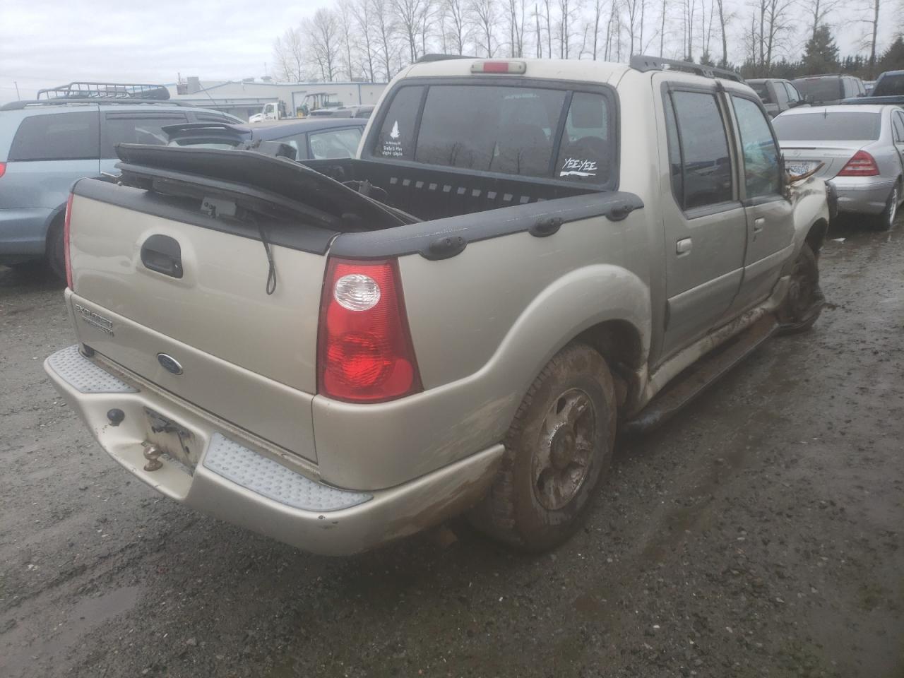 Photo 4 from auction – 2004 FORD EXPLORER S with VIN 1FMZU77K04UA28483