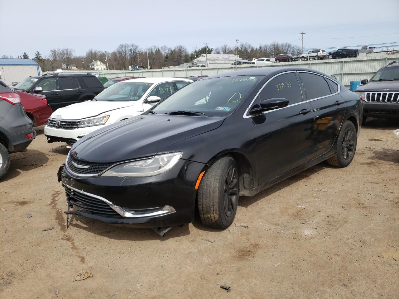 Photo 2 from auction – 2015 CHRYSLER 200 LIMITE with VIN 1C3CCCAB2FN753082