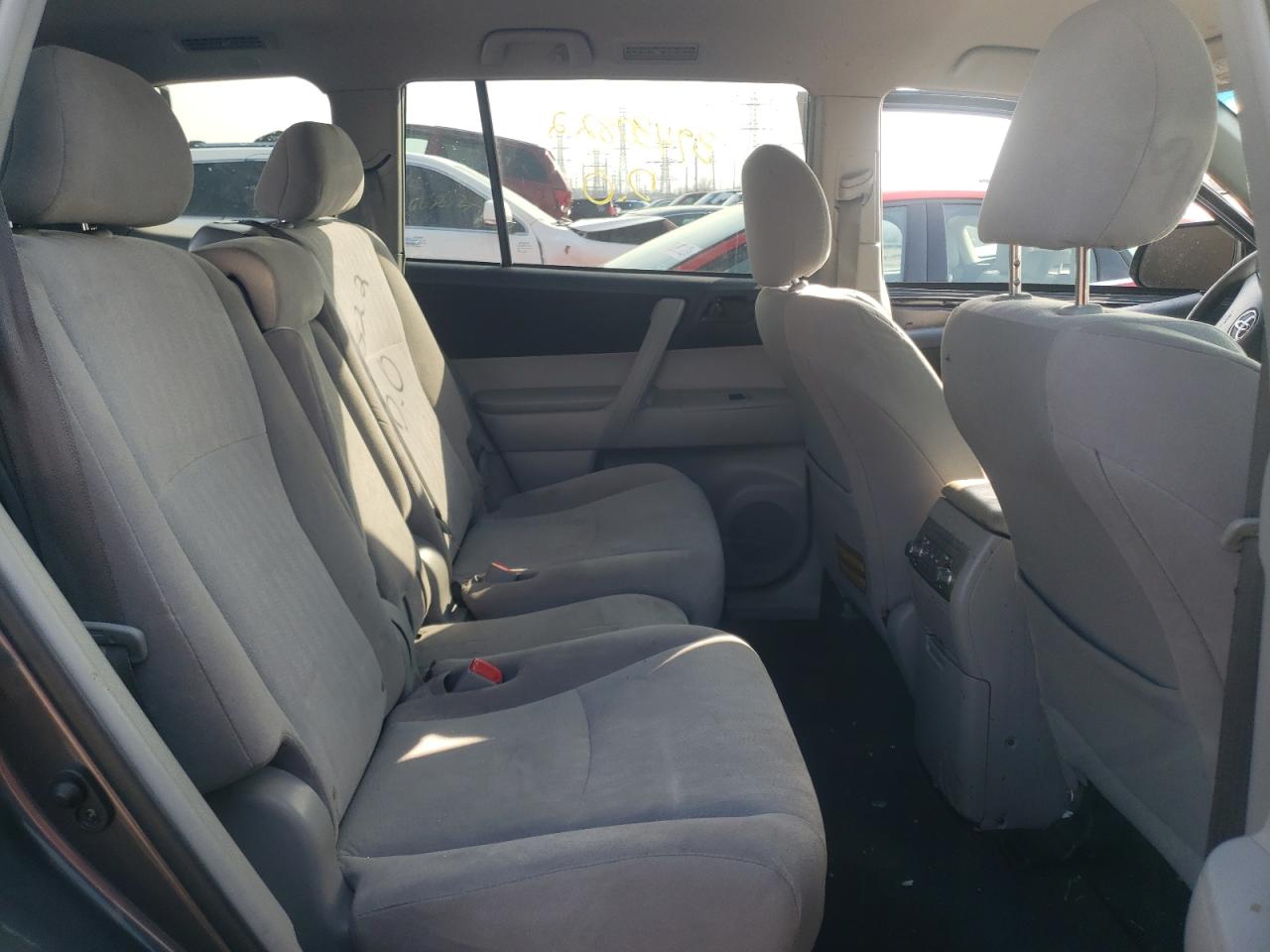 Photo 6 from auction – 2012 TOYOTA HIGHLANDER with VIN 5TDBK3EH2CS160000