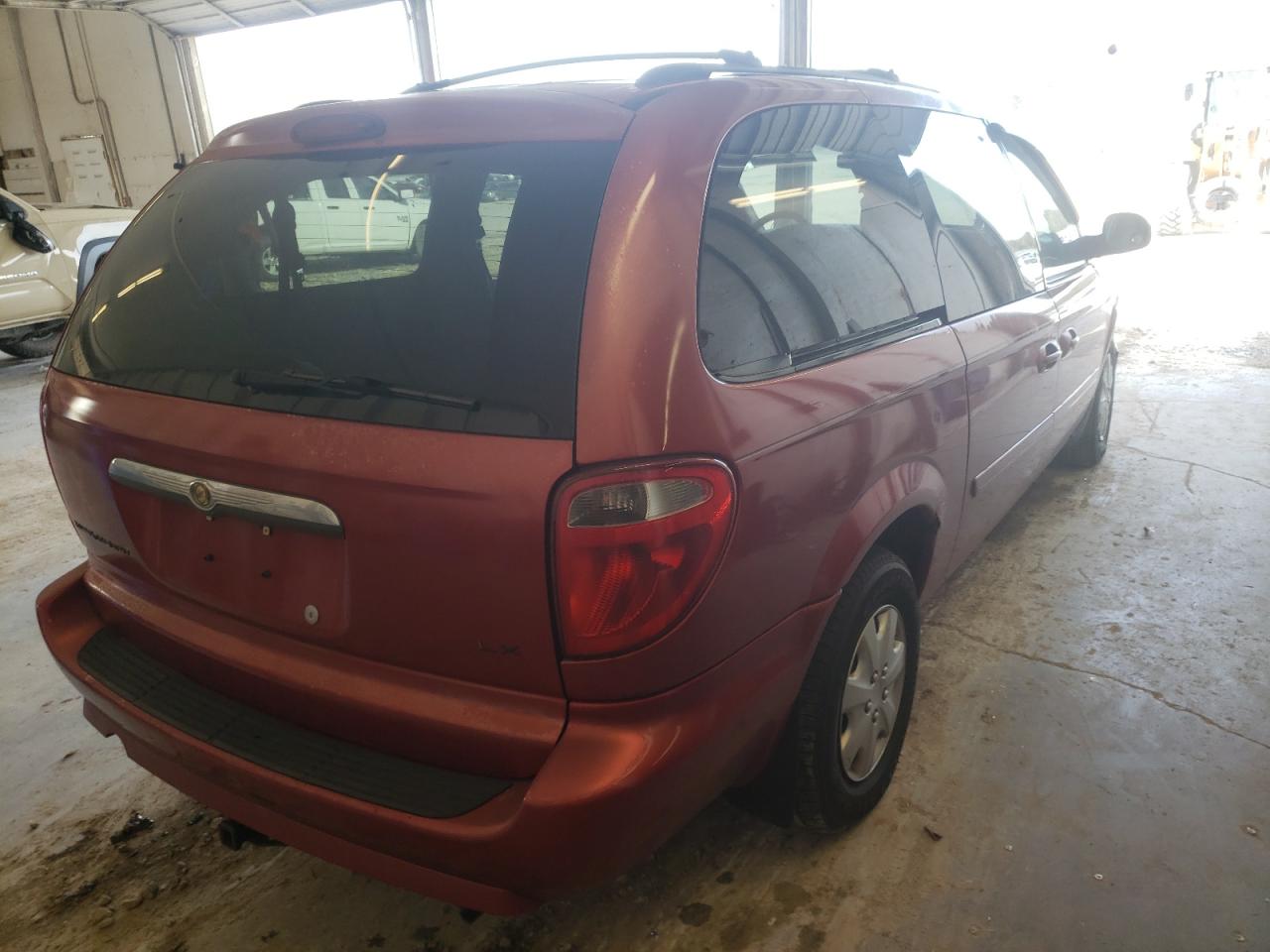 Photo 4 from auction – 2007 CHRYSLER TOWN & COU with VIN 2A4GP44R87R109827