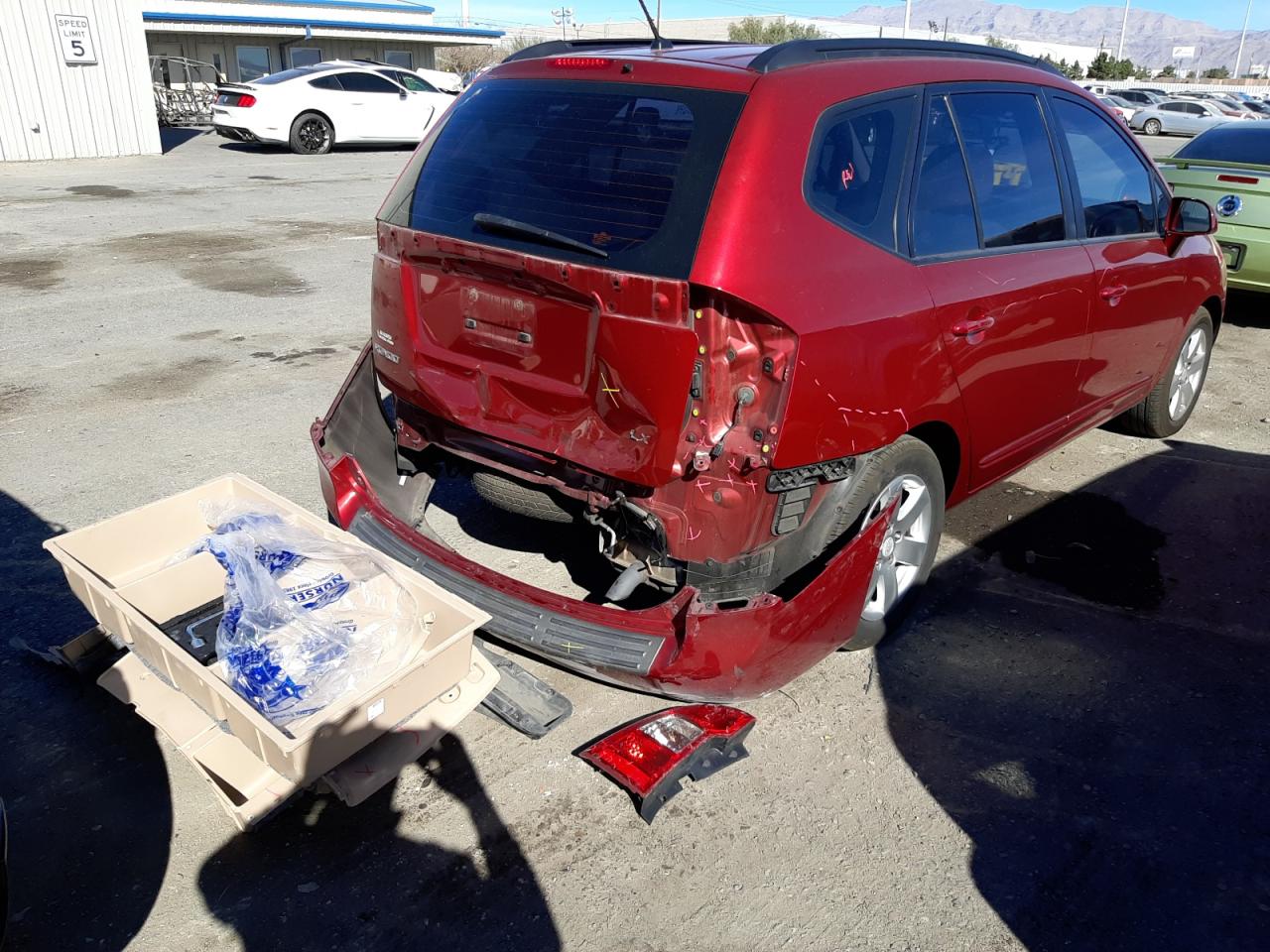 Photo 4 from auction – 2008 KIA RONDO BASE with VIN KNAFG525987210026
