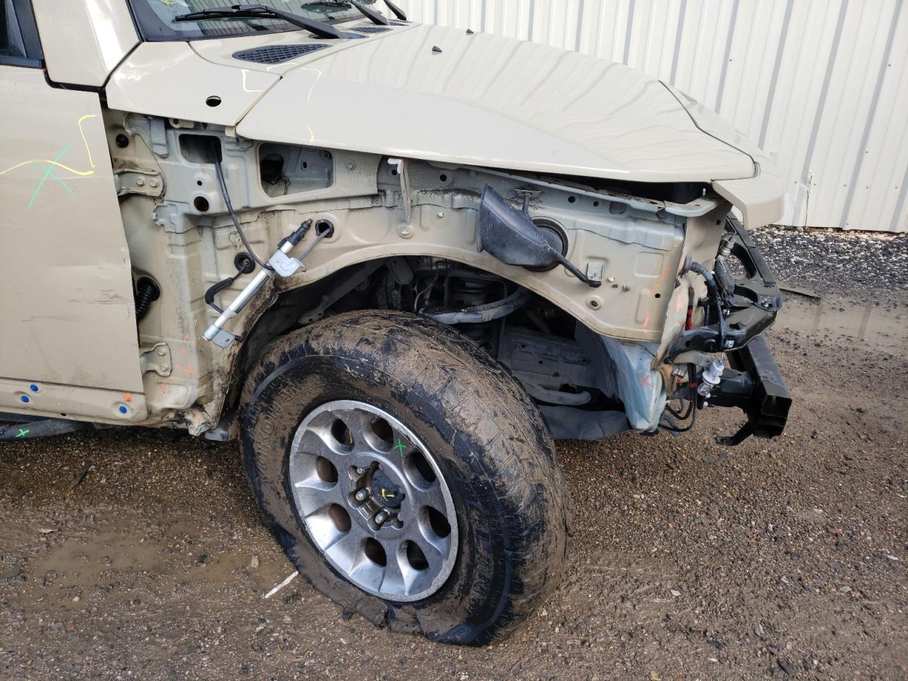 Photo 10 from auction – 2013 TOYOTA FJ CRUISER with VIN JTEBU4BF3DK169232