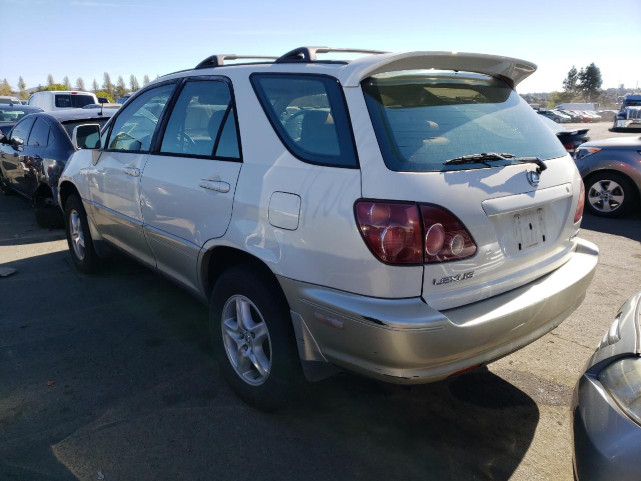 Photo 3 from auction – 2000 LEXUS RX 300 with VIN JT6GF10UXY0064233