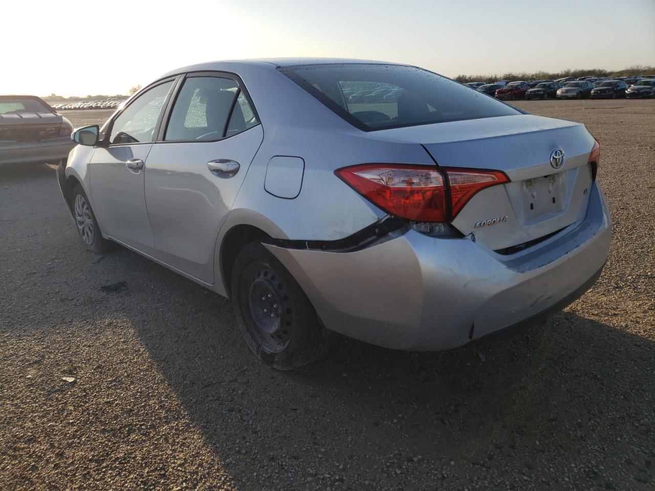 Photo 3 from auction – 2017 TOYOTA COROLLA L with VIN 5YFBURHE8HP654831