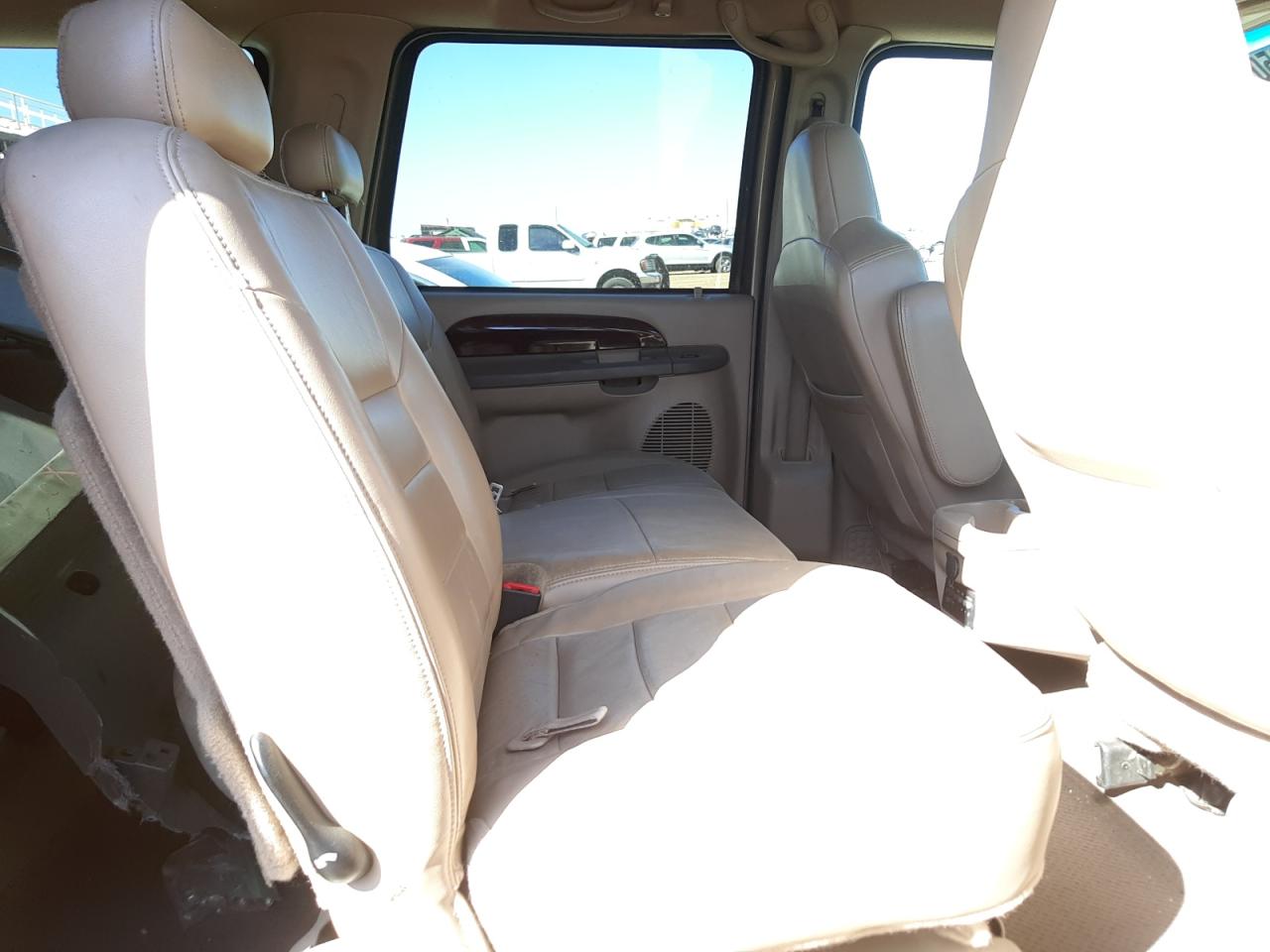 Photo 6 from auction – 2003 FORD EXCURSION with VIN 1FMSU43F23EA56741