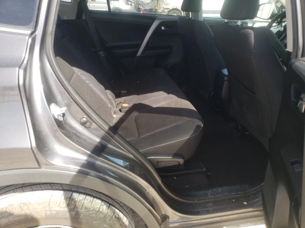 Photo 6 from auction – 2017 TOYOTA RAV4 XLE with VIN 2T3WFREV7HW317010