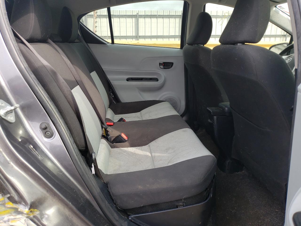 Photo 6 from auction – 2012 TOYOTA PRIUS C with VIN JTDKDTB30C1030104