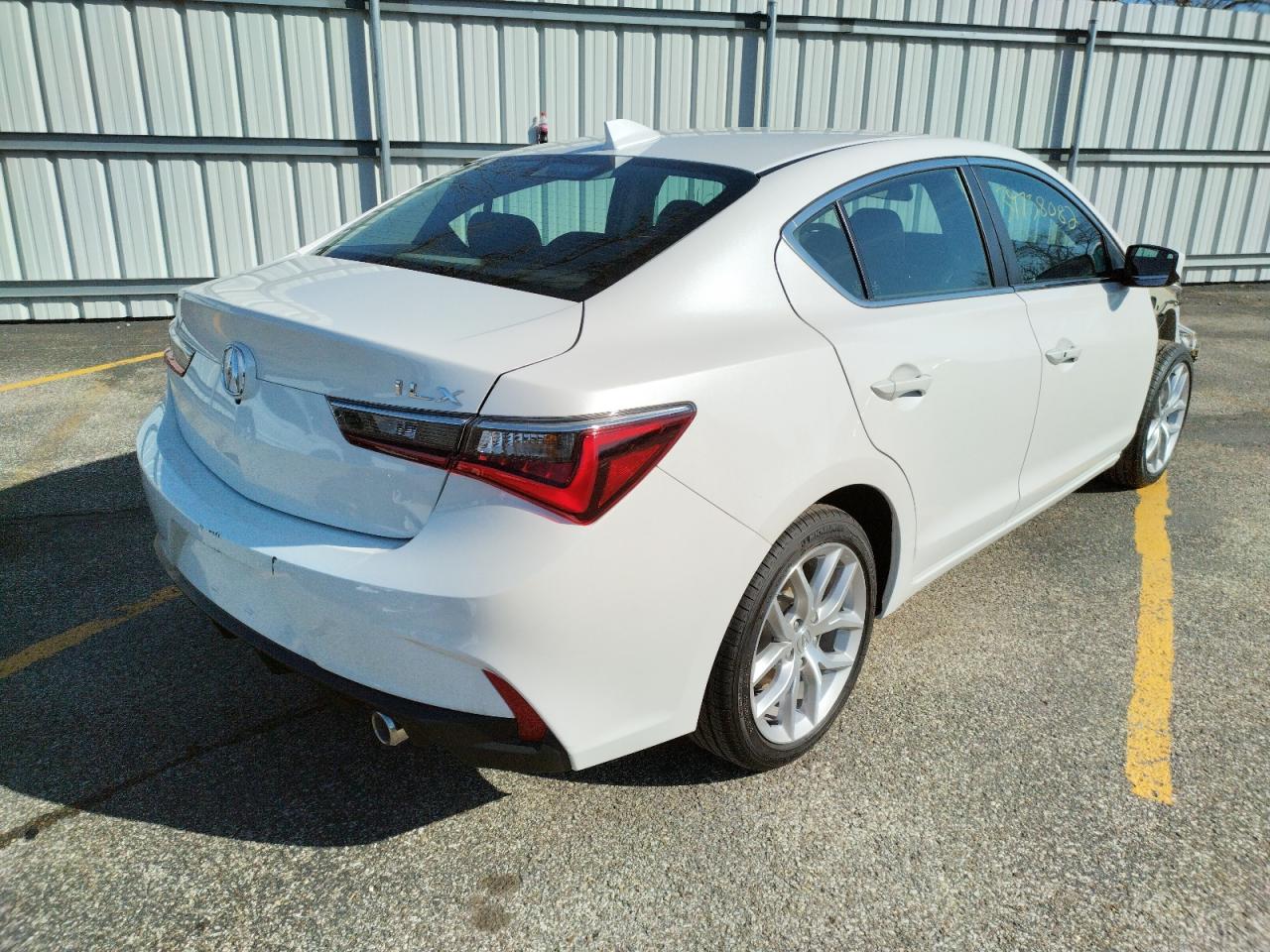 Photo 4 from auction – 2019 ACURA ILX with VIN 19UDE2F39KA013232