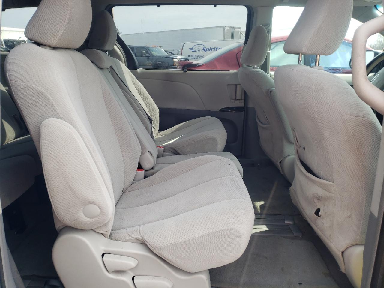 Photo 6 from auction – 2011 TOYOTA SIENNA LE with VIN 5TDKK3DC7BS078140