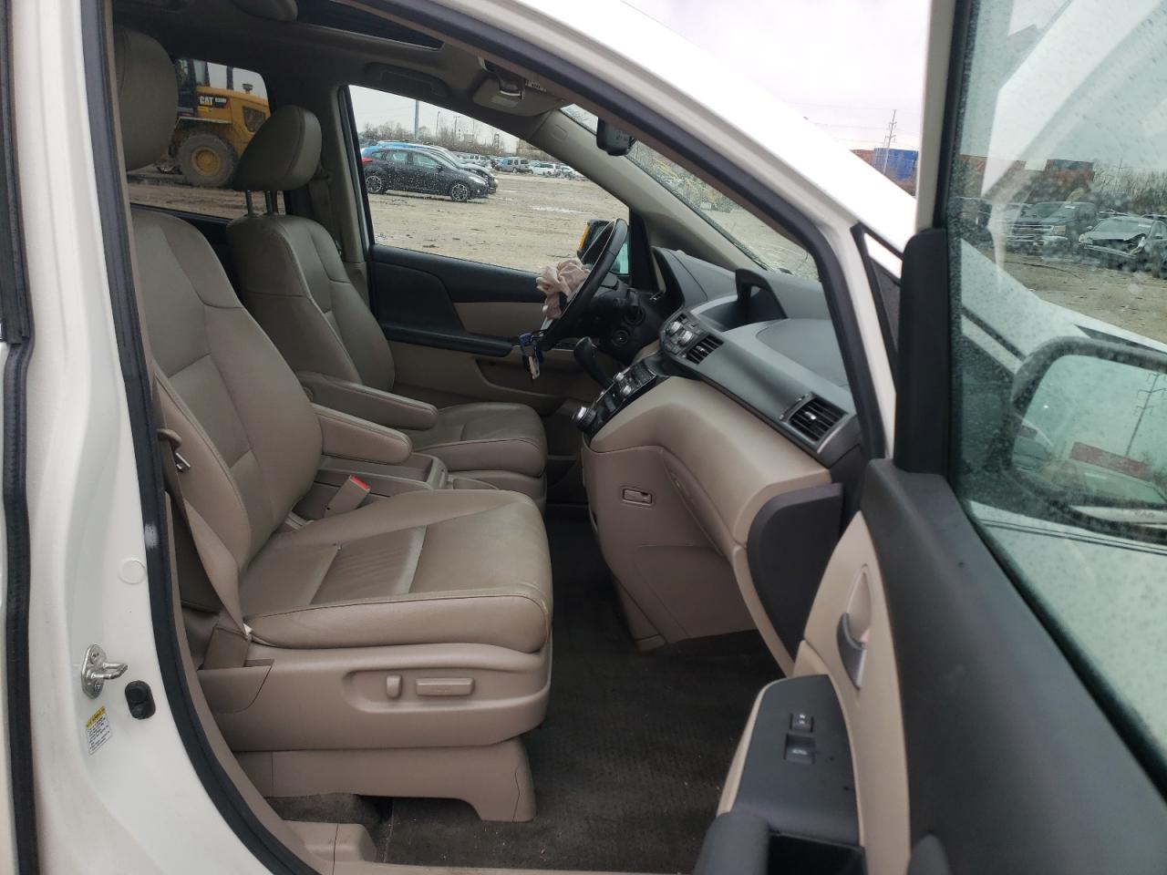 Photo 5 from auction – 2013 HONDA ODYSSEY TO with VIN 5FNRL5H95DB085035