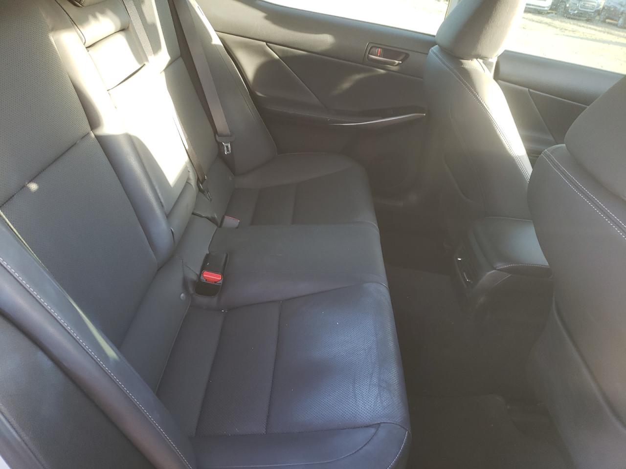 Photo 6 from auction – 2019 LEXUS IS 300 with VIN JTHBA1D28K5084922