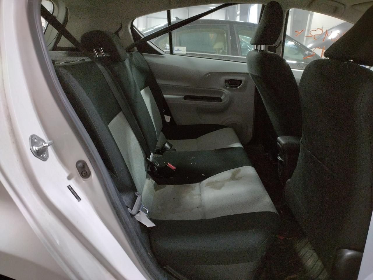 Photo 6 from auction – 2012 TOYOTA PRIUS C with VIN JTDKDTB38C1514084
