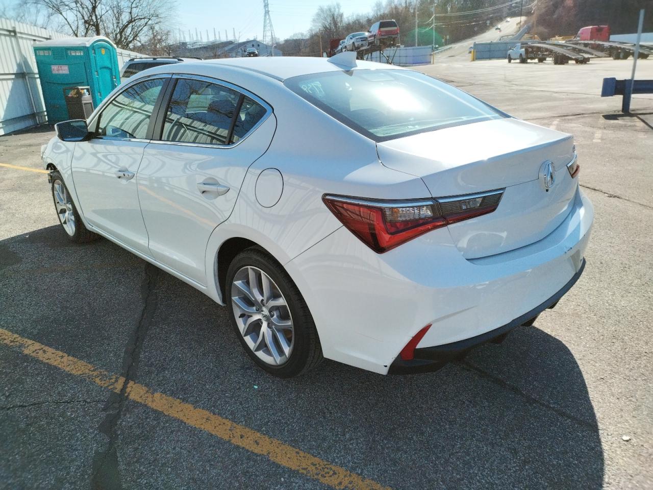 Photo 3 from auction – 2019 ACURA ILX with VIN 19UDE2F39KA013232